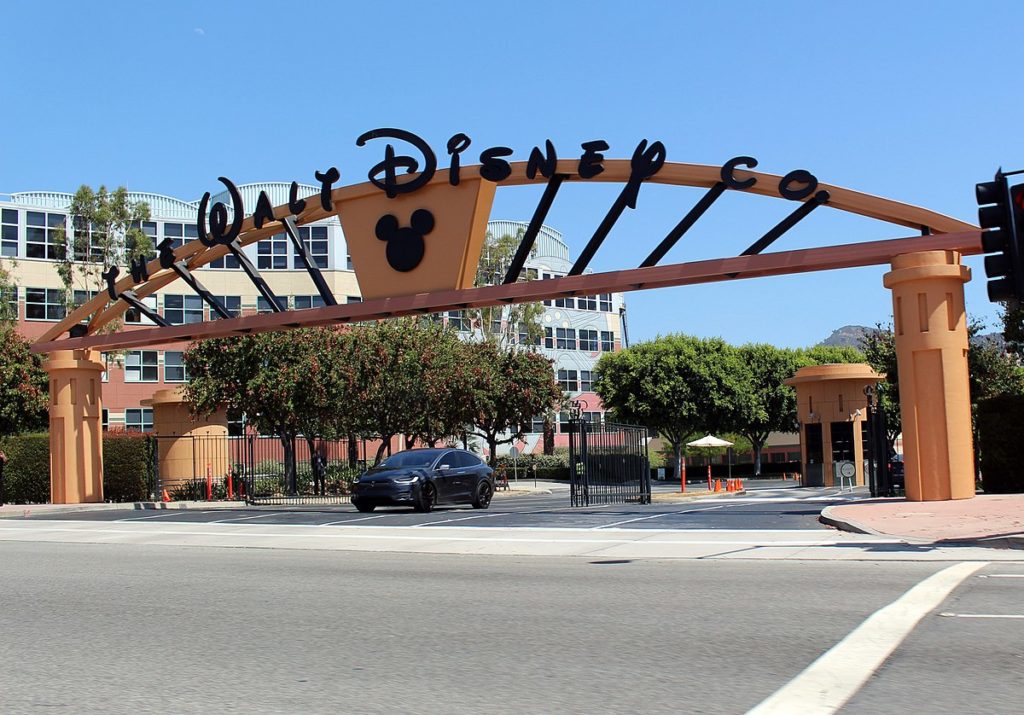 To outflank Comcast’s offer, Disney increases its Fox bid to $71.3 billion